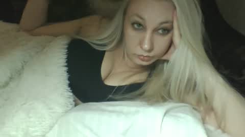 qwertyui online show from January 15, 7:06 pm