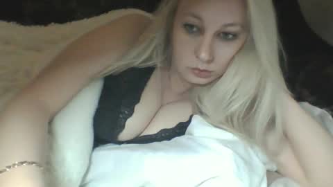 qwertyui online show from January 18, 6:01 pm