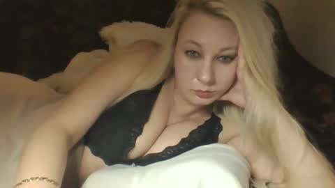 qwertyui online show from February 10, 5:17 pm