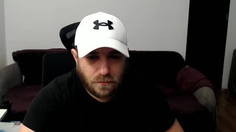 Snapshot of r0bila chatting on January 18, 10:57 pm R0bila online show from January 18, 10:57 pm