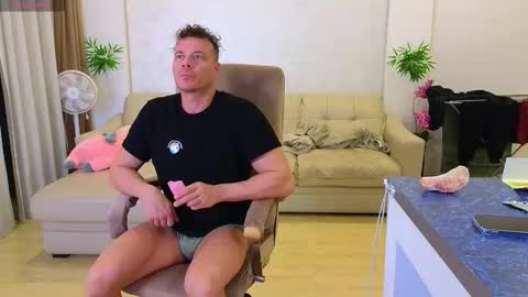 Snapshot of rabbits_couple chatting on January 14, 6:35 pm Jess John online show from January 14, 6:35 pm