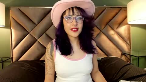 Snapshot of rache_roth chatting on June 7, 10:19 am Rachel online show from June 7, 10:19 am