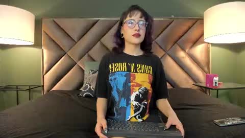 Snapshot of rache_roth chatting on July 7, 9:19 pm Rachel online show from July 7, 9:19 pm