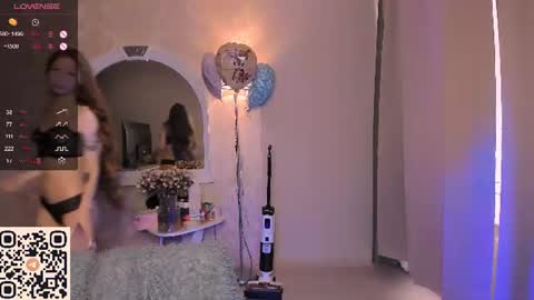 Snapshot of rachel___mur chatting on June 10, 2:05 pm rachel___mur online show from June 10, 2:05 pm