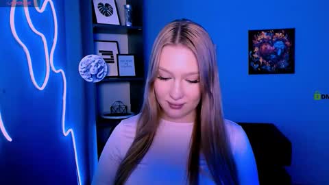 rachel_bloom__ online show from December 1, 2:27 am