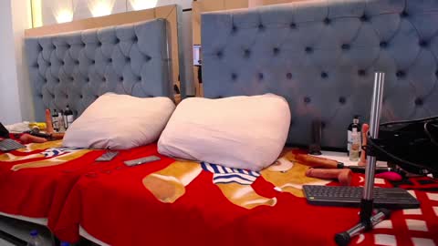  RACHEL online show from December 10, 6:06 pm