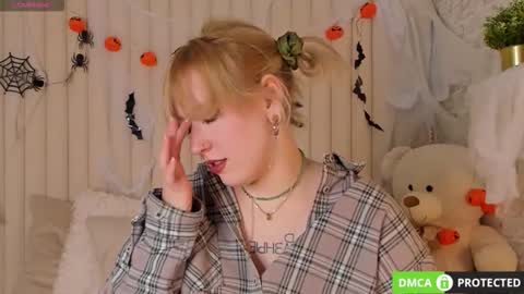 Snapshot of rachelcaart chatting on October 21, 5:52 am Ray online show from October 21, 5:52 am