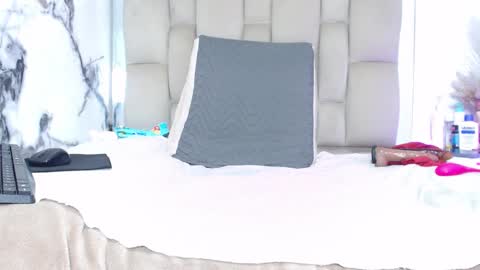 Snapshot of rachele_x chatting on February 9, 2:10 pm Rachel online show from February 9, 2:10 pm