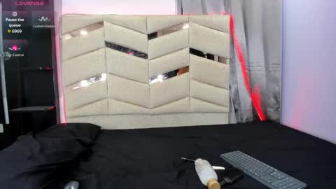 Snapshot of rachell_grey_ chatting on April 28, 3:00 am Rachel online show from April 28, 3:00 am