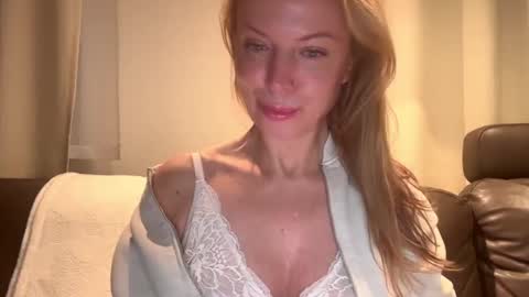 Snapshot of rachelldelicious chatting on January 25, 6:34 am Rachel online show from January 25, 6:34 am