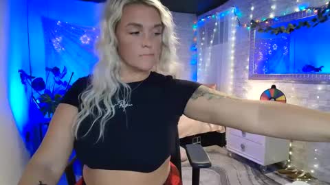 Snapshot of rachellegaze88 chatting on December 14, 1:28 am Rachelle Gaze online show from December 14, 1:28 am
