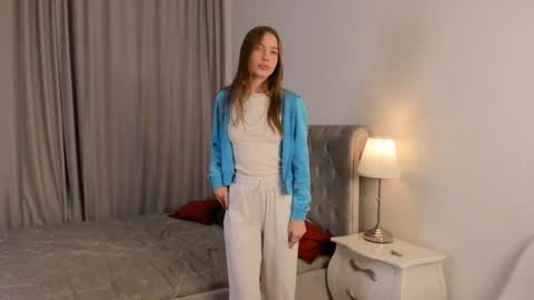 Kaylee online show from November 19, 7:36 pm