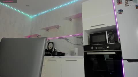 radiance_ online show from October 7, 5:54 pm