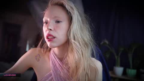 Snapshot of radiant_ada chatting on November 7, 9:42 am ada online show from November 7, 9:42 am