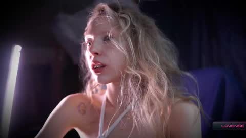 Snapshot of radiant_ada chatting on November 20, 8:47 am ada online show from November 20, 8:47 am