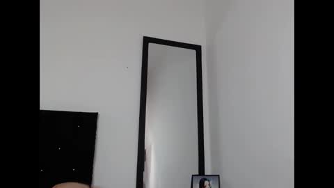 radiantgoddes online show from January 17, 2:33 pm