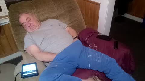 Snapshot of radiomantim chatting on March 4, 3:18 pm Radioman for fun online show from March 4, 3:18 pm