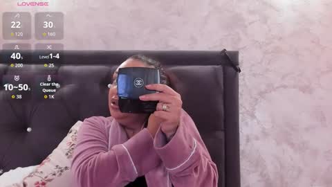 Snapshot of raelledarkstar chatting on November 26, 8:48 am raelledarkstar online show from November 26, 8:48 am