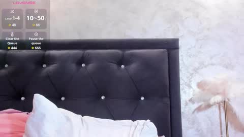 raelledarkstar online show from February 25, 9:02 pm