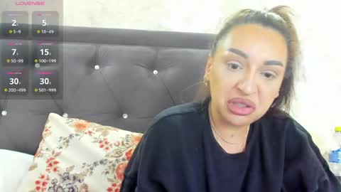 raelledarkstar online show from April 28, 8:19 am