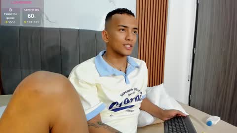 rafa_cruz online show from October 6, 6:16 pm