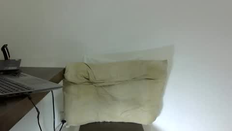 Snapshot of rafaelssk chatting on February 6, 9:23 am elenacam online show from February 6, 9:23 am