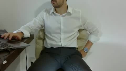 Snapshot of rafaelssk chatting on February 20, 9:21 am elenacam online show from February 20, 9:21 am