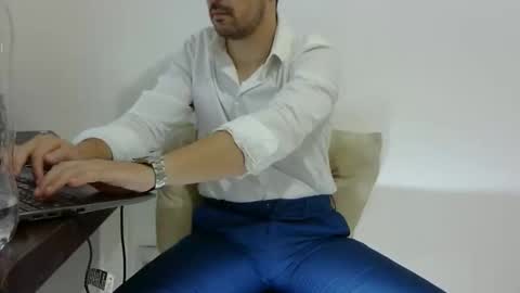 Snapshot of rafaelssk chatting on February 27, 9:20 am elenacam online show from February 27, 9:20 am