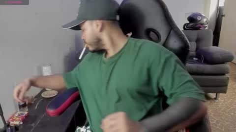 ragnar_lothbrok77 online show from February 15, 9:33 pm