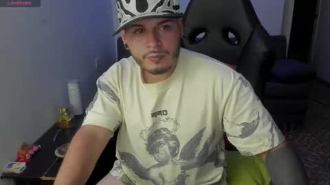 ragnar_lothbrok77 online show from April 9, 6:19 am