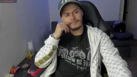 ragnar_lothbrok77 online show from April 21, 6:20 am