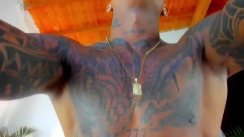 Andres H online show from December 2, 6:58 pm