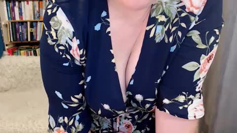 rainbowladyy online show from November 12, 2:12 am