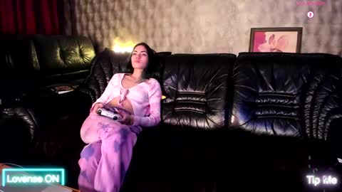 Joline and Alexa online show from January 17, 7:16 pm