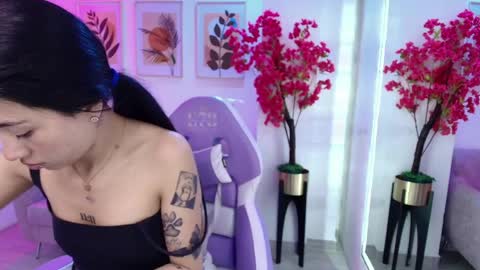Snapshot of rainy_doll chatting on June 6, 11:48 am Rainy online show from June 6, 11:48 am