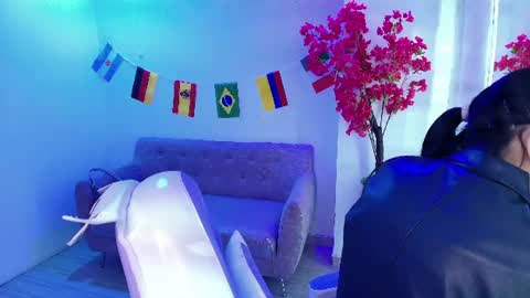 Snapshot of rainy_doll chatting on June 17, 11:45 am Rainy online show from June 17, 11:45 am