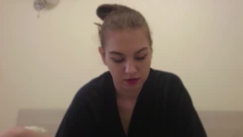 rainyvibe_ online show from October 12, 6:34 am