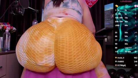 Laura online show from December 12, 6:14 am