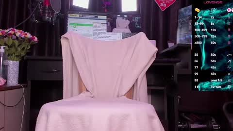 Laura online show from February 9, 3:43 am