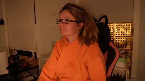 Snapshot of ramichick chatting on February 26, 8:37 am Rami online show from February 26, 8:37 am