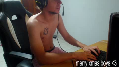 Snapshot of ramisexyloveyou chatting on December 27, 11:17 am Ramiro online show from December 27, 11:17 am