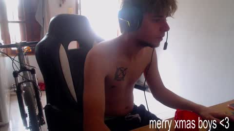 Snapshot of ramisexyloveyou chatting on December 31, 12:36 pm Ramiro online show from December 31, 12:36 pm