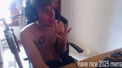 Snapshot of ramisexyloveyou chatting on December 31, 5:18 pm Ramiro online show from December 31, 5:18 pm