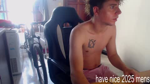 Snapshot of ramisexyloveyou chatting on January 1, 12:33 pm Ramiro online show from January 1, 12:33 pm