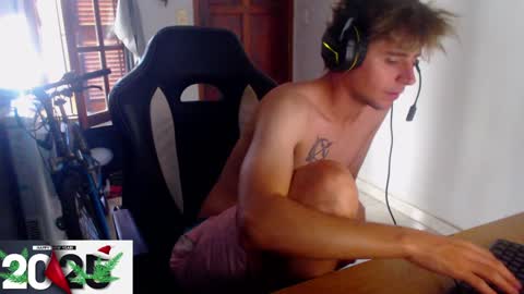 Snapshot of ramisexyloveyou chatting on January 4, 1:31 pm Ramiro online show from January 4, 1:31 pm