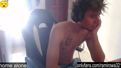 Snapshot of ramisexyloveyou chatting on January 20, 1:21 pm Ramiro online show from January 20, 1:21 pm