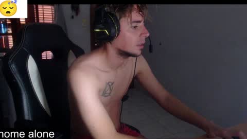 Snapshot of ramisexyloveyou chatting on January 31, 1:12 pm Ramiro online show from January 31, 1:12 pm