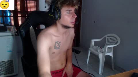 Snapshot of ramisexyloveyou chatting on February 4, 3:15 pm Ramiro online show from February 4, 3:15 pm