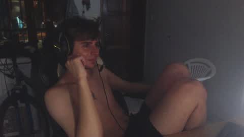 Snapshot of ramisexyloveyou chatting on February 9, 3:22 am Ramiro online show from February 9, 3:22 am