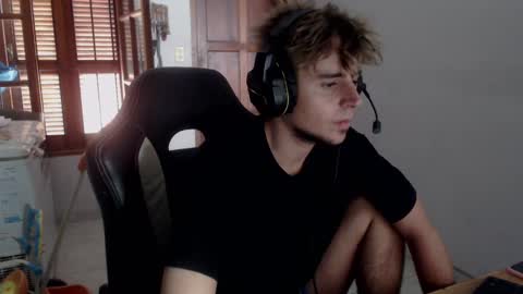 Snapshot of ramisexyloveyou chatting on March 1, 7:59 pm Ramiro online show from March 1, 7:59 pm